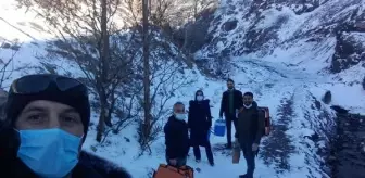 Elazığ'da zorlu kış şartlarında aşılama çalışması