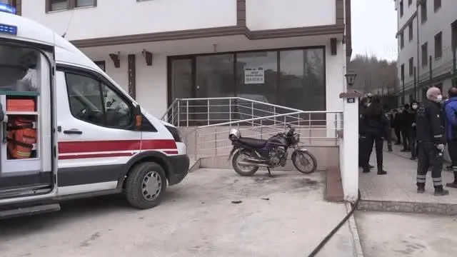 Son dakika haber | Evde çıkan yangında 3 kişi dumandan etkilendi Son dakika haber | Evde çıkan yangında 3 kişi dumandan etkilendi