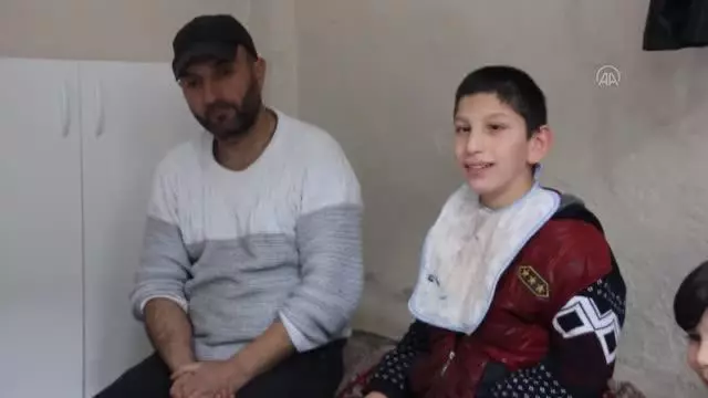 Hakkarili aile, yutkunmakta güçlük çeken engelli çocuklarının tedavisi için yardım bekliyor Hakkarili aile, yutkunmakta güçlük çeken engelli çocuklarının tedavisi için yardım bekliyor