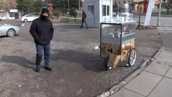 Simitçiye de sahte para verdiler Simitçiye de sahte para verdiler