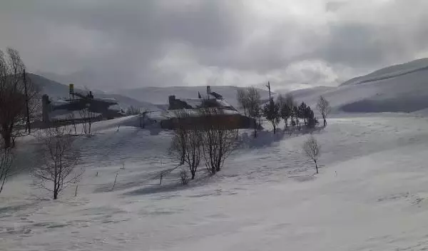 Sivas'ta kar köydeki evlerin boyuna ulaştı