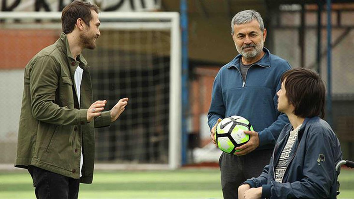 Teknik Direktör Aykut Kocaman, Çukur'da rol aldı