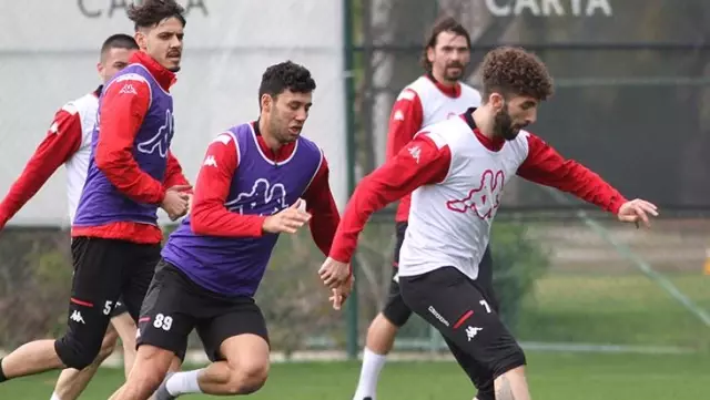Antalyaspor became the only Super League team that did not make a transfer at half time Antalyaspor became the only Super League team that did not make a transfer at half time