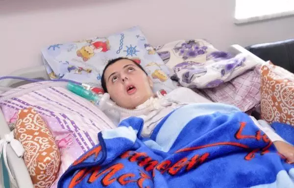 Son dakika haberleri | Çocuklukta oynadığı piller, Servet'i yatalak etti Son dakika haberleri | Çocuklukta oynadığı piller, Servet'i yatalak etti