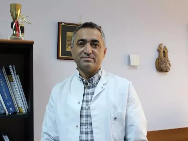Son dakika haberleri | Çocuklukta oynadığı piller, Servet'i yatalak etti Son dakika haberleri | Çocuklukta oynadığı piller, Servet'i yatalak etti