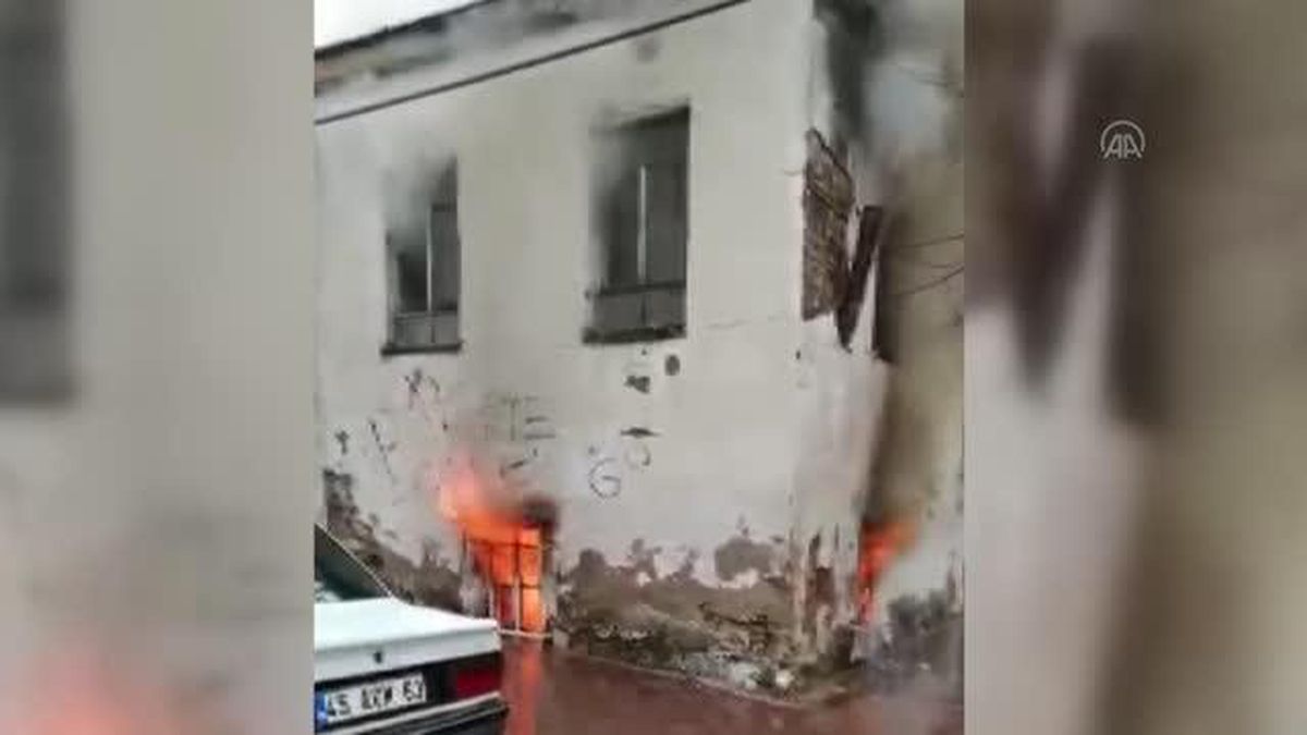 Depoda çıkan yangın hasara yol açtı