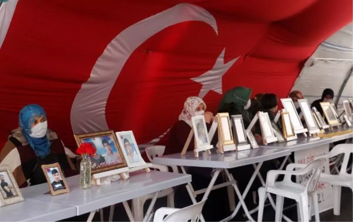 Evlat nöbetindeki babadan HDP'lilere tepki: Nereye gitseler peşlerini bırakmayacağız