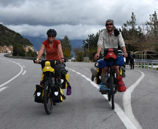 Fransız öğretmen çift bisiklet turuna Türkiye'de başladı