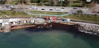 (Havadan fotoğraflarla) Caddebostan Sahili'ni kırmızıya bürüyen yosunlar temizleniyor