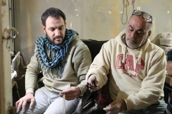 İç savaştan kaçan Suriyeli avukat ve öğretmen, Şanlıurfa'da tesbihçi oldu