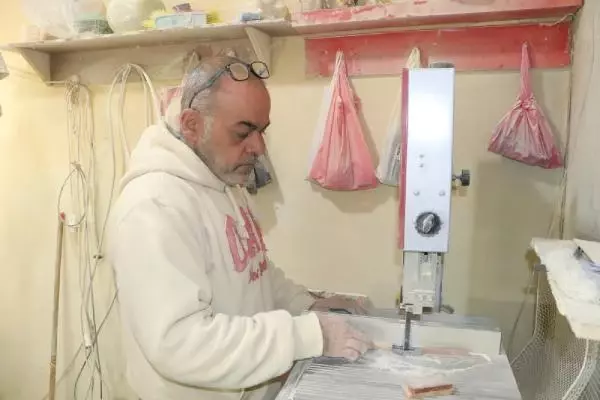 İç savaştan kaçan Suriyeli avukat ve öğretmen, Şanlıurfa'da tesbihçi oldu