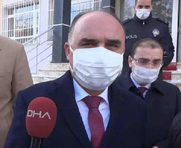 Kayseri'de 4,6 büyüklüğünde deprem: Evlerde çatlaklar oluştu (3)- Yeniden Kayseri'de 4,6 büyüklüğünde deprem: Evlerde çatlaklar oluştu (3)- Yeniden