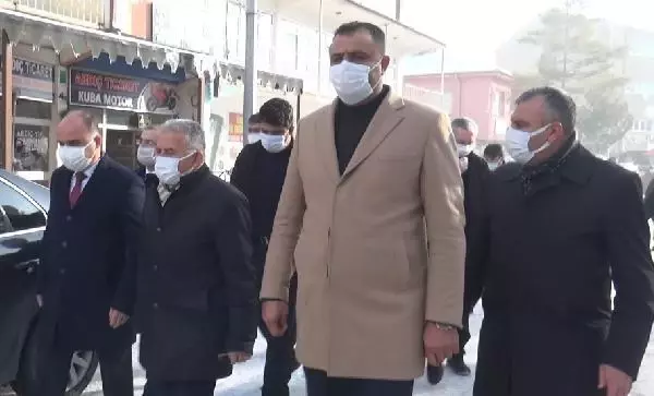 Kayseri'de 4,6 büyüklüğünde deprem: Evlerde çatlaklar oluştu (3)- Yeniden Kayseri'de 4,6 büyüklüğünde deprem: Evlerde çatlaklar oluştu (3)- Yeniden