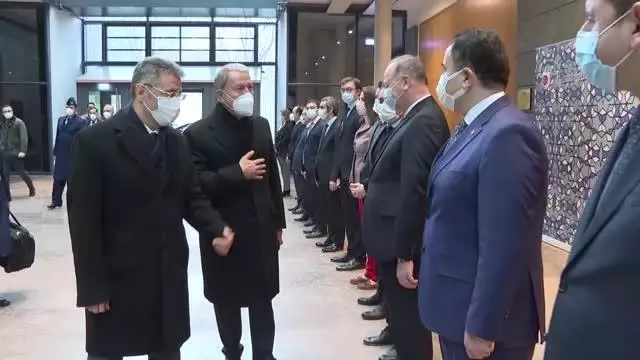 Milli Savunma Bakanı Akar Almanya'da mevkidaşı Karrenbauer ile görüştü Milli Savunma Bakanı Akar Almanya'da mevkidaşı Karrenbauer ile görüştü