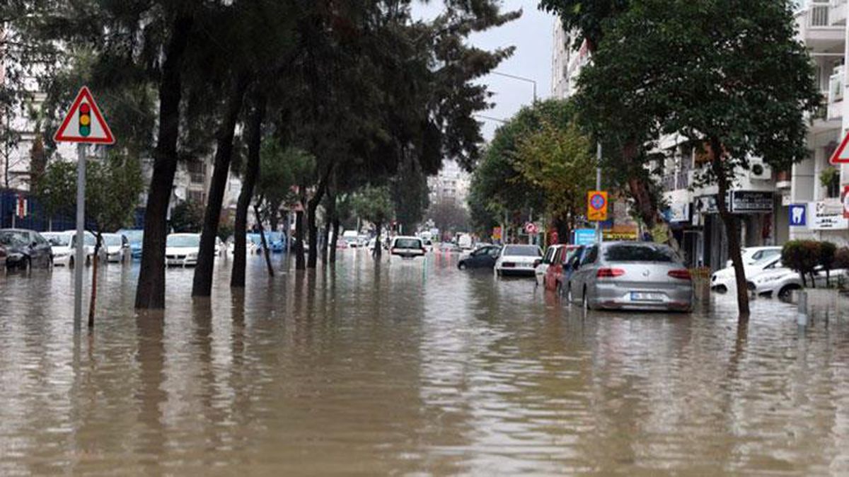 Selin vurduğu İzmir'de Yeniköy mahallesi tahliye ediliyor