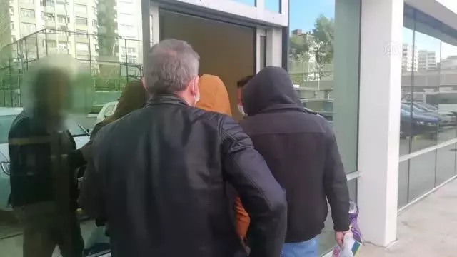 Samsun'da terör örgütü DEAŞ operasyonunda Irak uyruklu 3 şüpheliden biri tutuklandı Samsun'da terör örgütü DEAŞ operasyonunda Irak uyruklu 3 şüpheliden biri tutuklandı