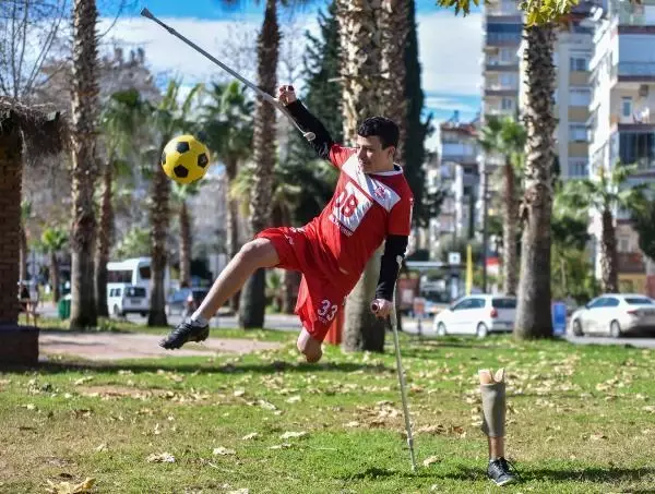 Ampute futbolun genç yıldızının transfer heyecanı Ampute futbolun genç yıldızının transfer heyecanı