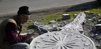 Bazalt taşından 1 ton ağırlığında Cumhurbaşkanlığı forsu yapıyor