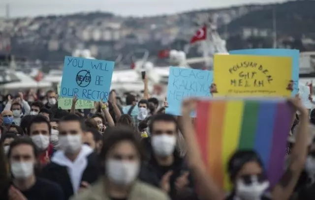 Boğaziçi Üniversitesi protestoları: Hedef gösterilen LGBTİ+ topluluğu artan nefret söylemi hakkında ne düşünüyor?