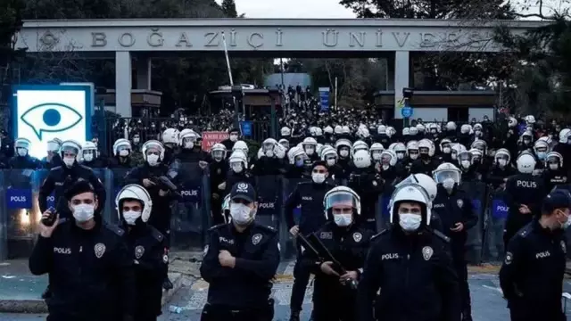 Boğaziçi Üniversitesi Rektörü Melih Bulu: İstifayı düşünmüyorum, bu kriz 6 ay içinde biter Boğaziçi Üniversitesi Rektörü Melih Bulu: İstifayı düşünmüyorum, bu kriz 6 ay içinde biter