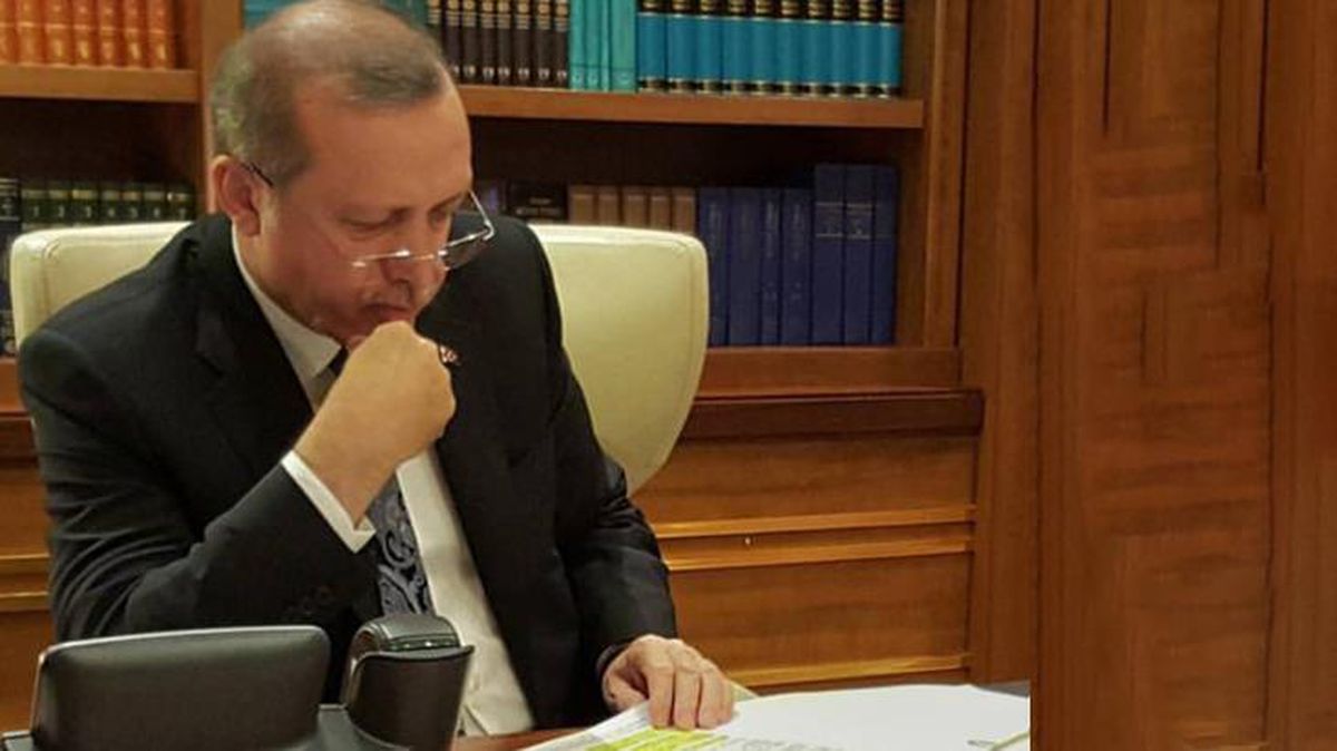 Cumhurbaşkanı Erdoğan'ın sinyallerini verdiği yeni anayasa için iki kırmızı çizgisi var: Üniter yapı ve Cumhurbaşkanlığı Hükümet Sistemi