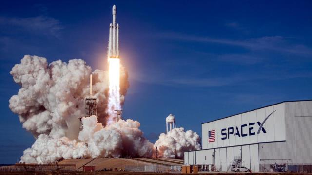 Dünya yörüngesindeki uyduların 4'te 1'i Elon Musk'ın kontrolünde