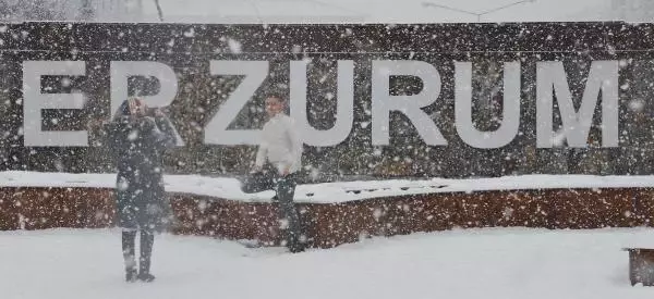 Erzurumlular soğuğa karşı yüksek enerjili yiyeceklerle besleniyor Erzurumlular soğuğa karşı yüksek enerjili yiyeceklerle besleniyor