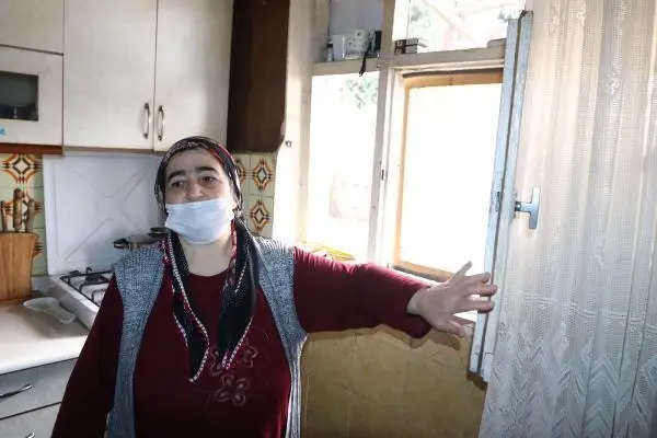 Ev sahibi duştayken evi soyan hırsız, tutuklandı (2) Ev sahibi duştayken evi soyan hırsız, tutuklandı (2)