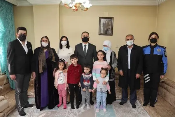 Vali Akbıyık'tan şehit ailelerine ziyaret Vali Akbıyık'tan şehit ailelerine ziyaret