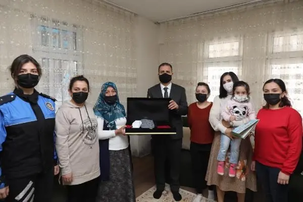Vali Akbıyık'tan şehit ailelerine ziyaret Vali Akbıyık'tan şehit ailelerine ziyaret