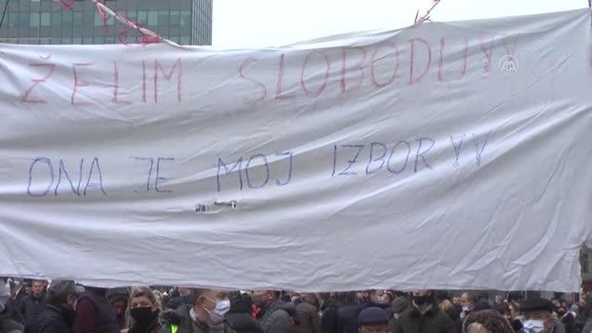 Son dakika haberi... Hırvatistan'da Kovid-19 tedbirleri protesto edildi
