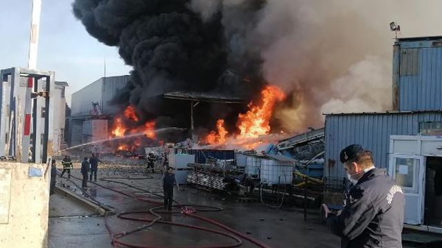 kocaeli nde geri donusum fabrikasinda yangin 4 13906157 o