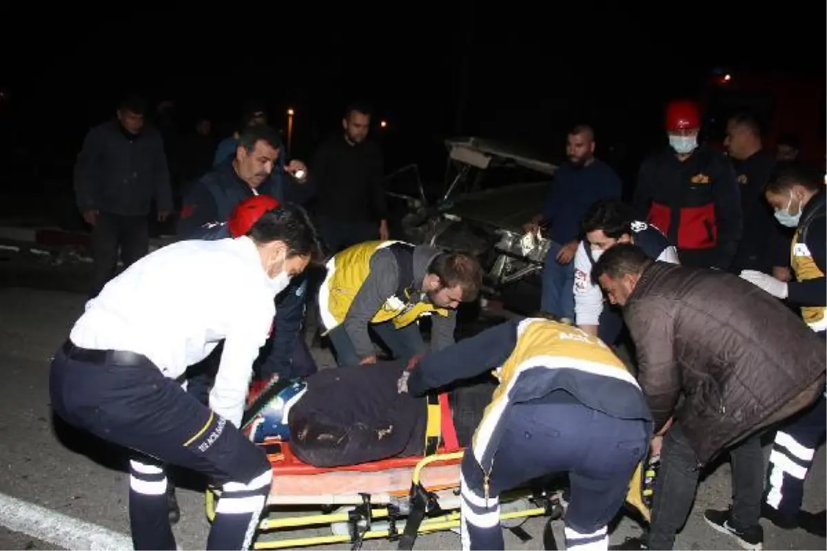 Otomobil minibüse arkadan çarptı: 1 ağır yaralı