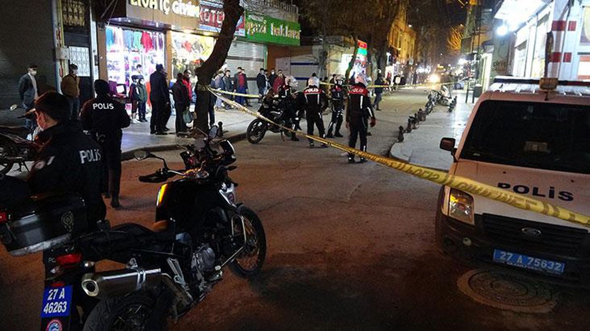 Saldırganlar önce kameraları boyadı sonra seyyar satıcıyı vurdu