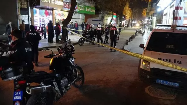 Saldırganlar önce kameraları boyadı sonra seyyar satıcıyı vurdu Saldırganlar önce kameraları boyadı sonra seyyar satıcıyı vurdu