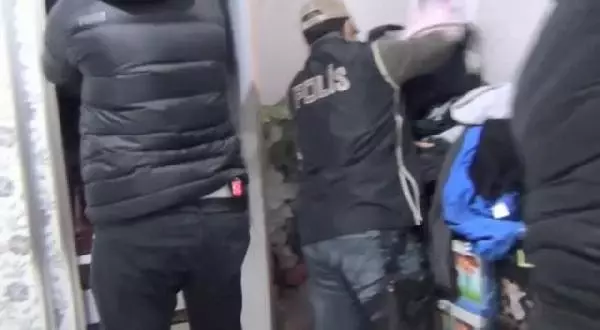 Son dakika haber... ŞANLIURFA - DEAŞ operasyonun 5 şüpheli gözaltına alındı Son dakika haber... ŞANLIURFA - DEAŞ operasyonun 5 şüpheli gözaltına alındı