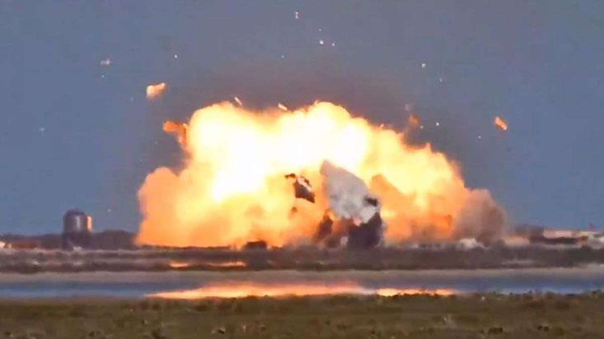 SpaceX'in SN9 roketi iniş sırasında infilak etti