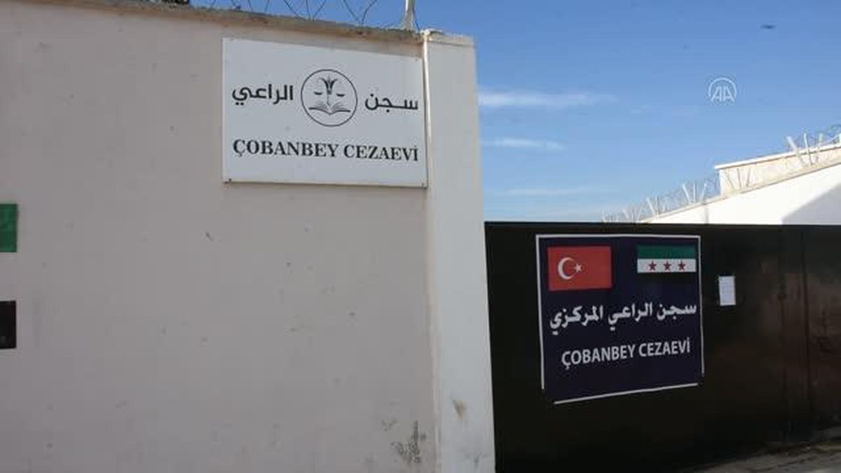 Suriye'nin kuzeyindeki Çobanbey'de tutuklular için terzilik ve ayakkabıcılık atölyesi kuruldu