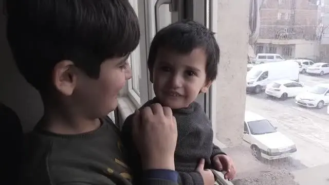 Suriyeli Abdullah tek gözünün ışığının sönmemesi için yardım bekliyor Suriyeli Abdullah tek gözünün ışığının sönmemesi için yardım bekliyor
