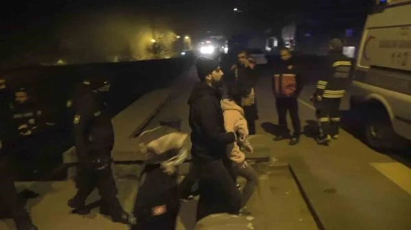 Son dakika gündem: Tarihi Ongözlü Köprü'de, genç kızın intihar girişimini polis engelledi