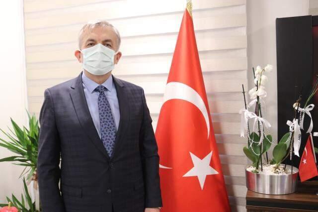 90 yaşındaki koronavirüs hastasını ziyarete giden aynı aileden 30 kişinin testi pozitif çıktı