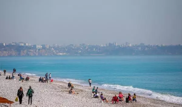 Antalya'da şubat ayında bahar havası