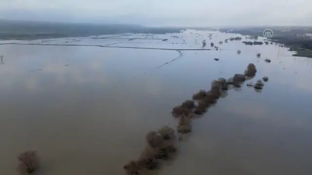 Ergene Nehri'ndeki taşkın riski 'kırmızı alarm' seviyesine yükseldi Ergene Nehri'ndeki taşkın riski 'kırmızı alarm' seviyesine yükseldi