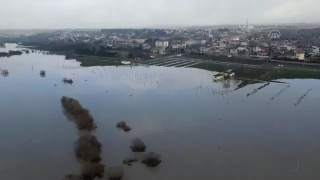 Ergene Nehri'ndeki taşkın riski 'kırmızı alarm' seviyesine yükseldi Ergene Nehri'ndeki taşkın riski 'kırmızı alarm' seviyesine yükseldi