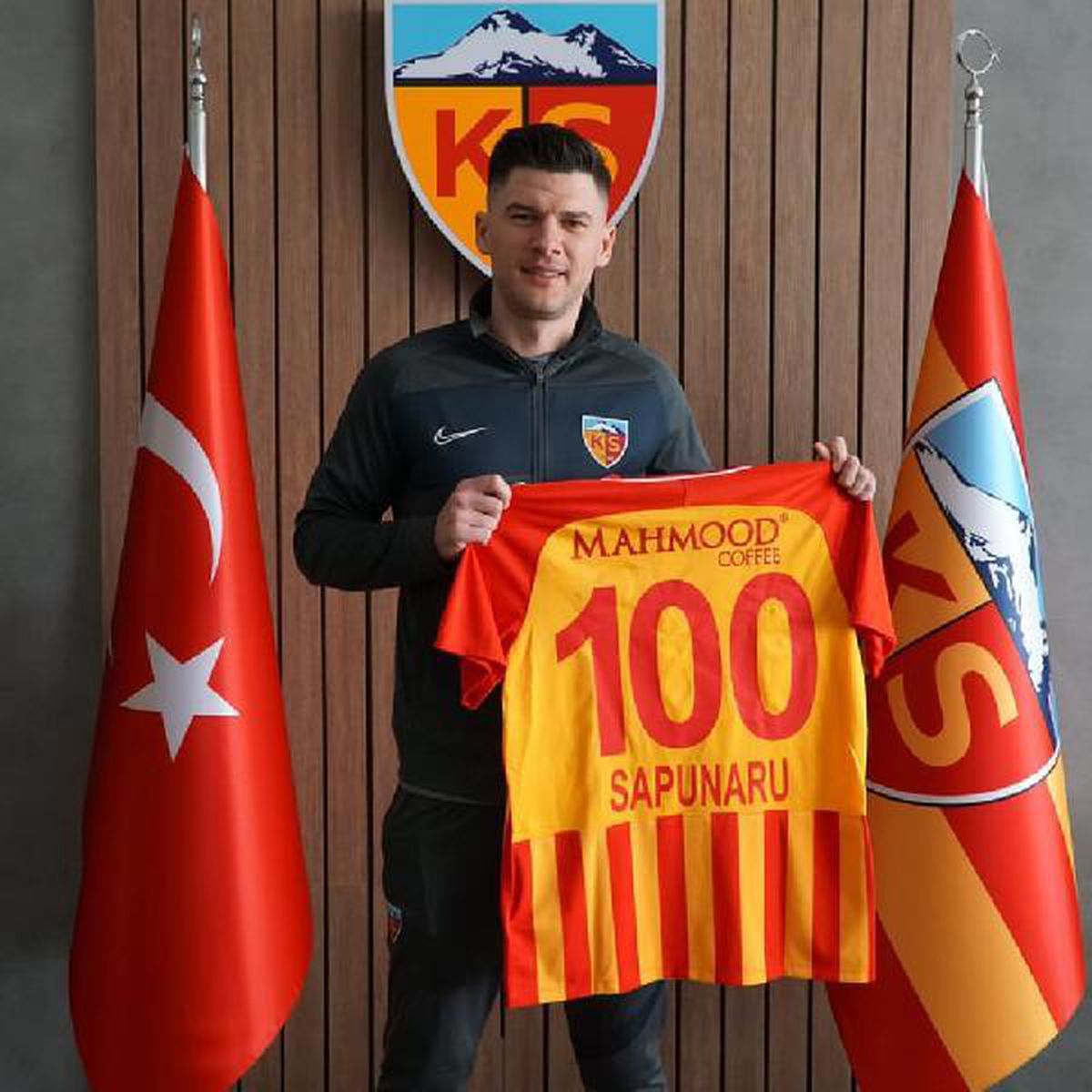 Kayserispor'da Sapunaru, 100'üncü maçında kırmızı kart gördü