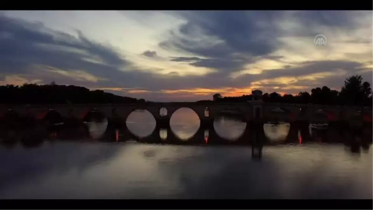 Kına gecelerinde 'gelinleri ağlatan' türkünün klibi yoğun ilgi gördü