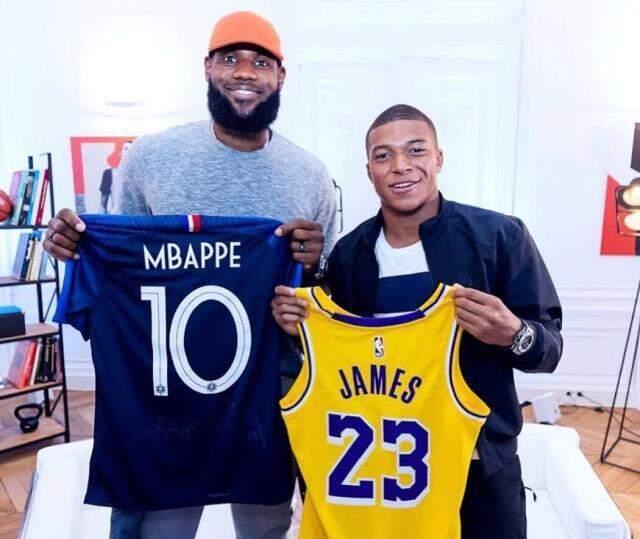 LeBron James wants to transfer Kylian Mbappe to Liverpool, of which he is a partner LeBron James wants to transfer Kylian Mbappe to Liverpool, of which he is a partner