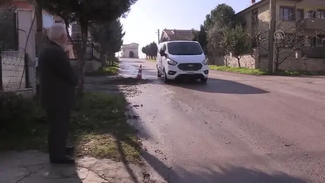 Mehmetçik kendileri için yün çorap ören 'asırlık çınar' Zeliha nineye el dokuması seccade gönderdi (2) Mehmetçik kendileri için yün çorap ören 'asırlık çınar' Zeliha nineye el dokuması seccade gönderdi (2)