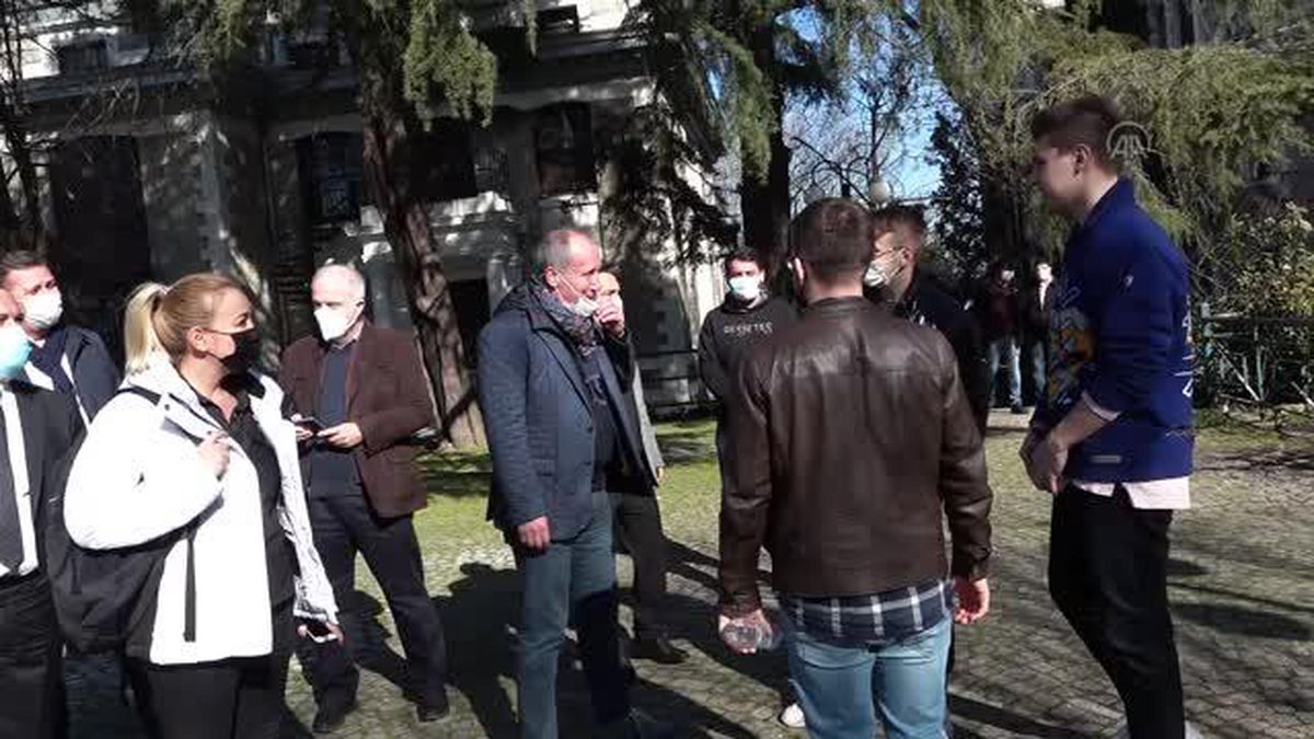 Muharrem İnce, Boğaziçi Üniversitesi'nde öğrencilerle bir araya geldi