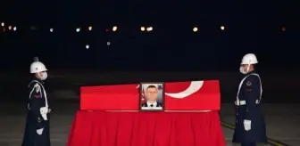 Suriye'de şehit olan astsubayın cenazesi Gaziantep'e getirildi (2)
